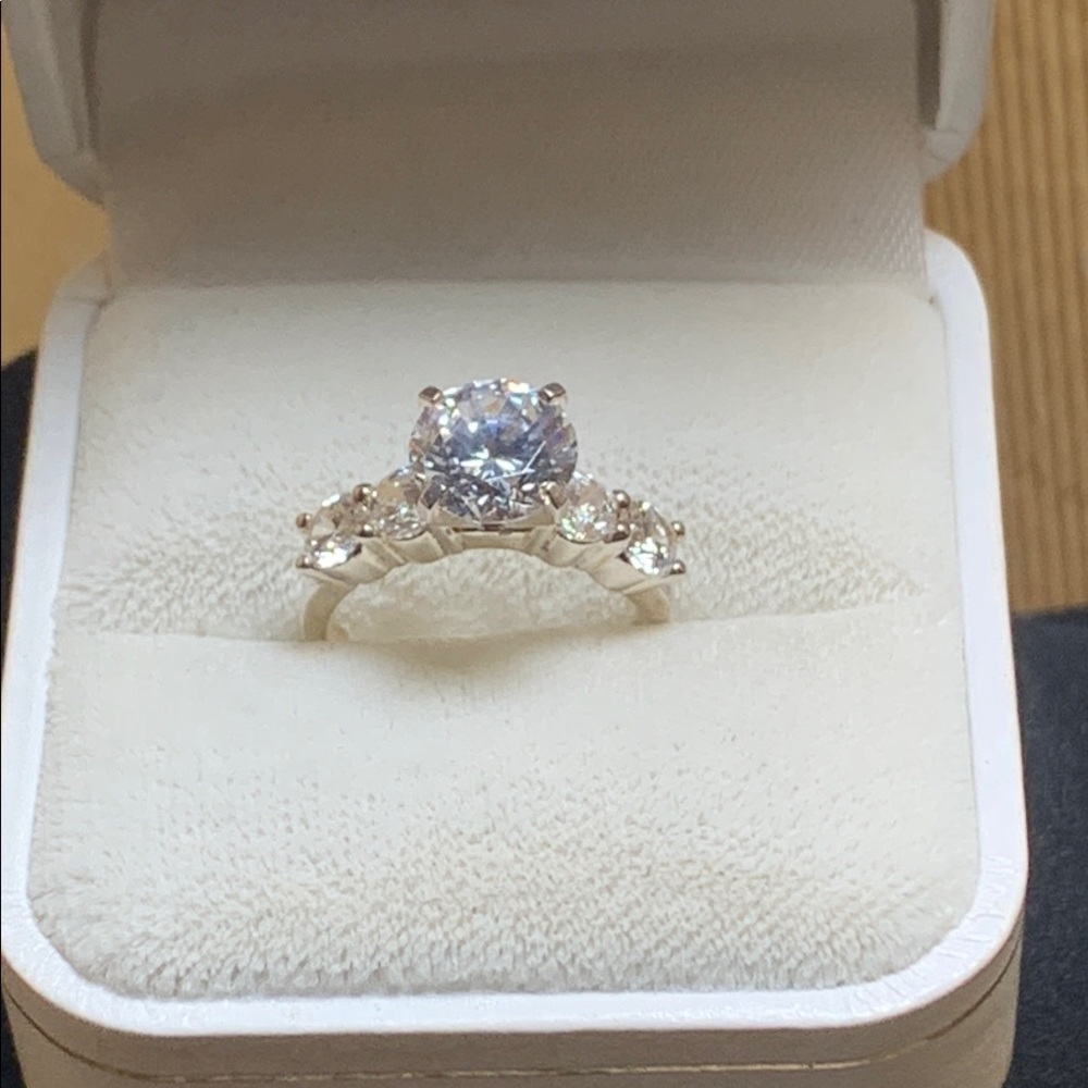 Elegant Woman’s  925 DW CZ Ring Size 5”